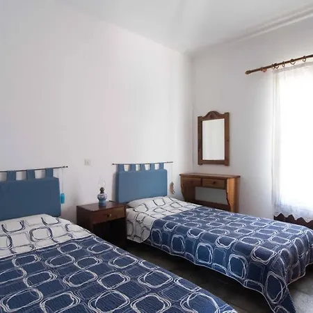 Seafront For 4 Ppl In Naousa Paro